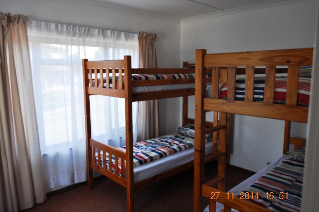 Backpacker Apartments Plettenberg Bay Ngoại thất bức ảnh
