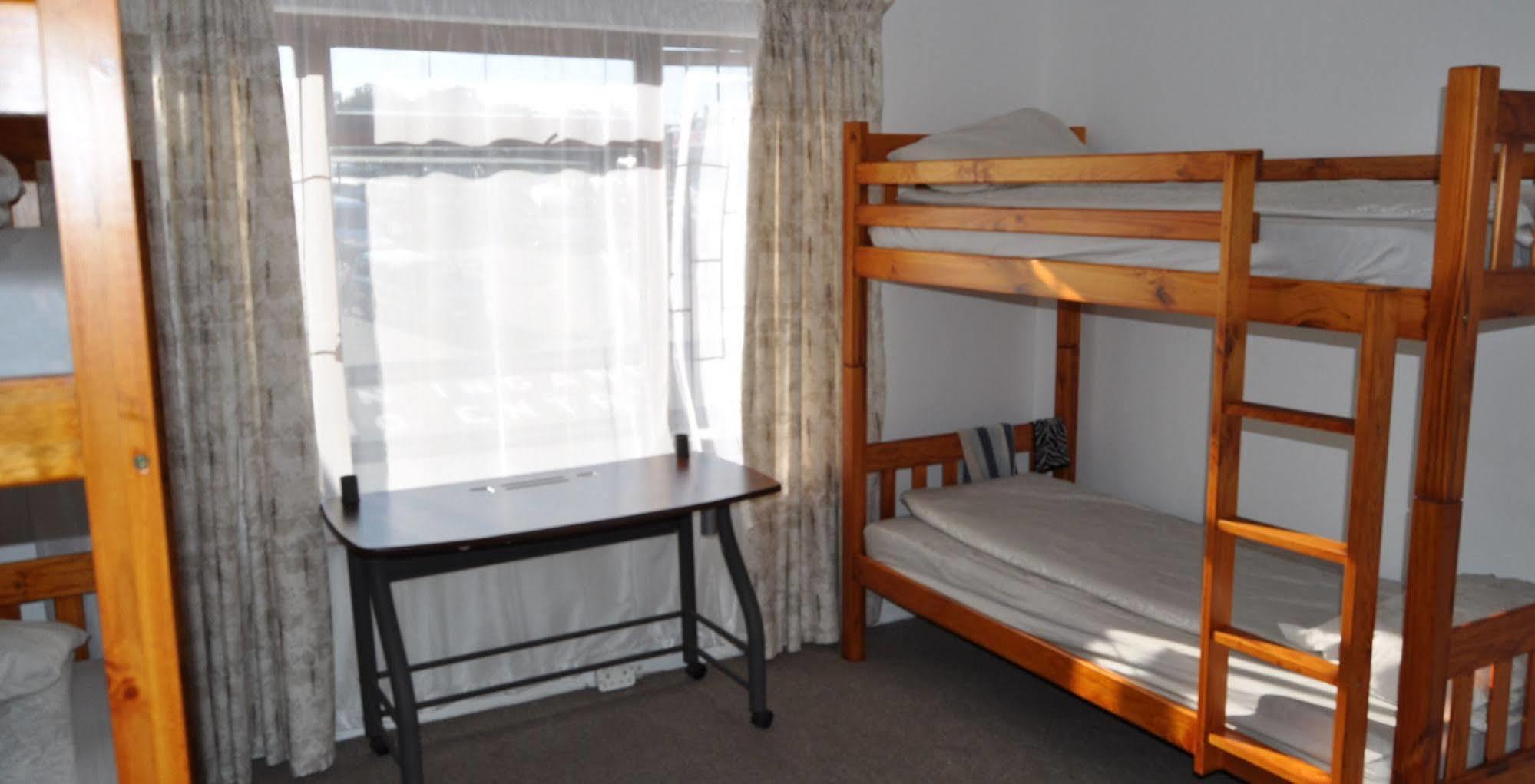 Backpacker Apartments Plettenberg Bay Ngoại thất bức ảnh
