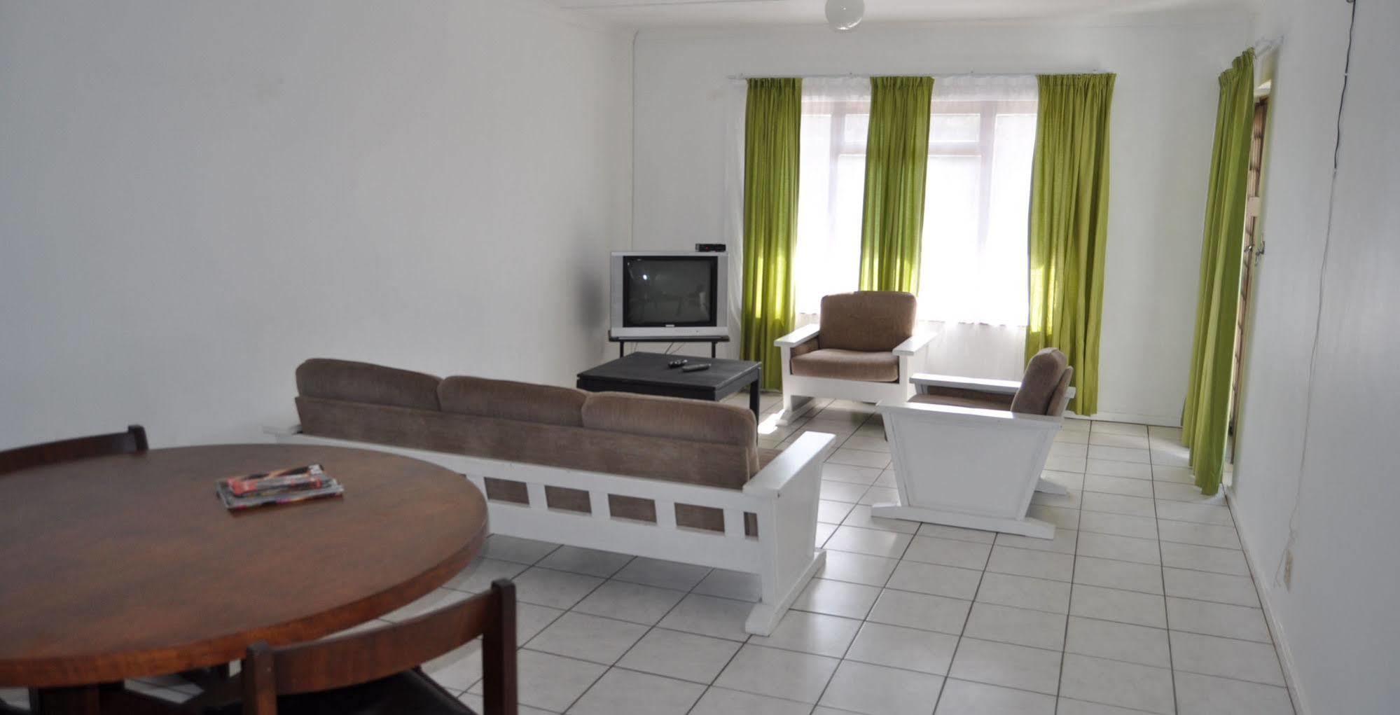 Backpacker Apartments Plettenberg Bay Ngoại thất bức ảnh