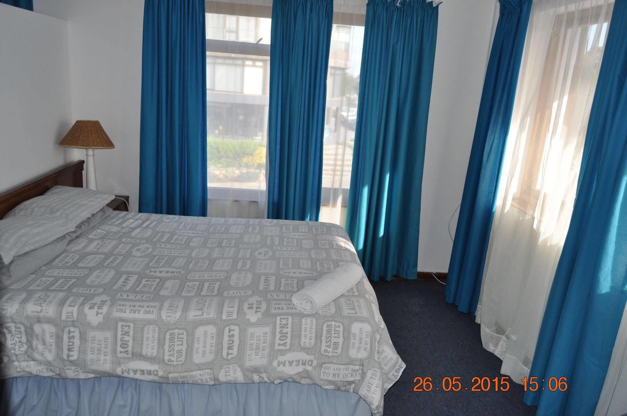 Backpacker Apartments Plettenberg Bay Ngoại thất bức ảnh